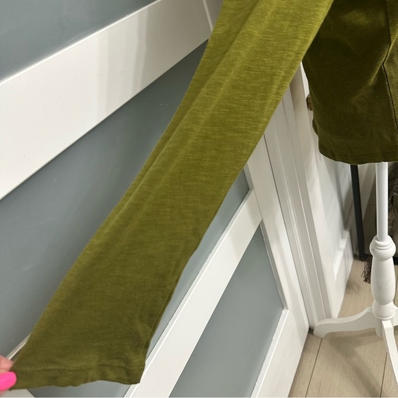 Anthro Postmark Off Shoulder Ruffle Long Sleeve Olive Green Top SZ L Boho NWT - Picture 3 of 8